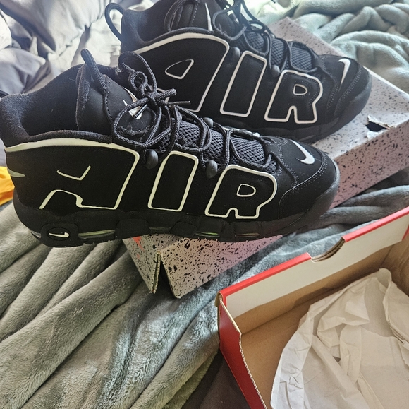 Nike - Picture 4 of 6